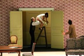 20102011_Spectacle__DuMariageAuDivorce_MaisNTePromnes_MichelCorbou_21.09.2010_3_085