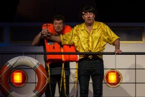 Les Chevaliers du fiel dans Croisière d’enfer&nbsp;! au Théâtre des Variétés