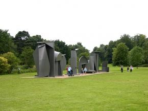 Yorkshire_Sculpture_Park_Caro_Promenade