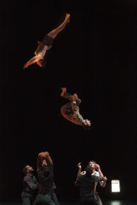 Cie XY - Il nest pas encore minuit - c Christophe Raynaud de Lage - 5 small