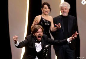 3308983-ruben-ostlund-palme-d-or-pour-le-film-950x0-1