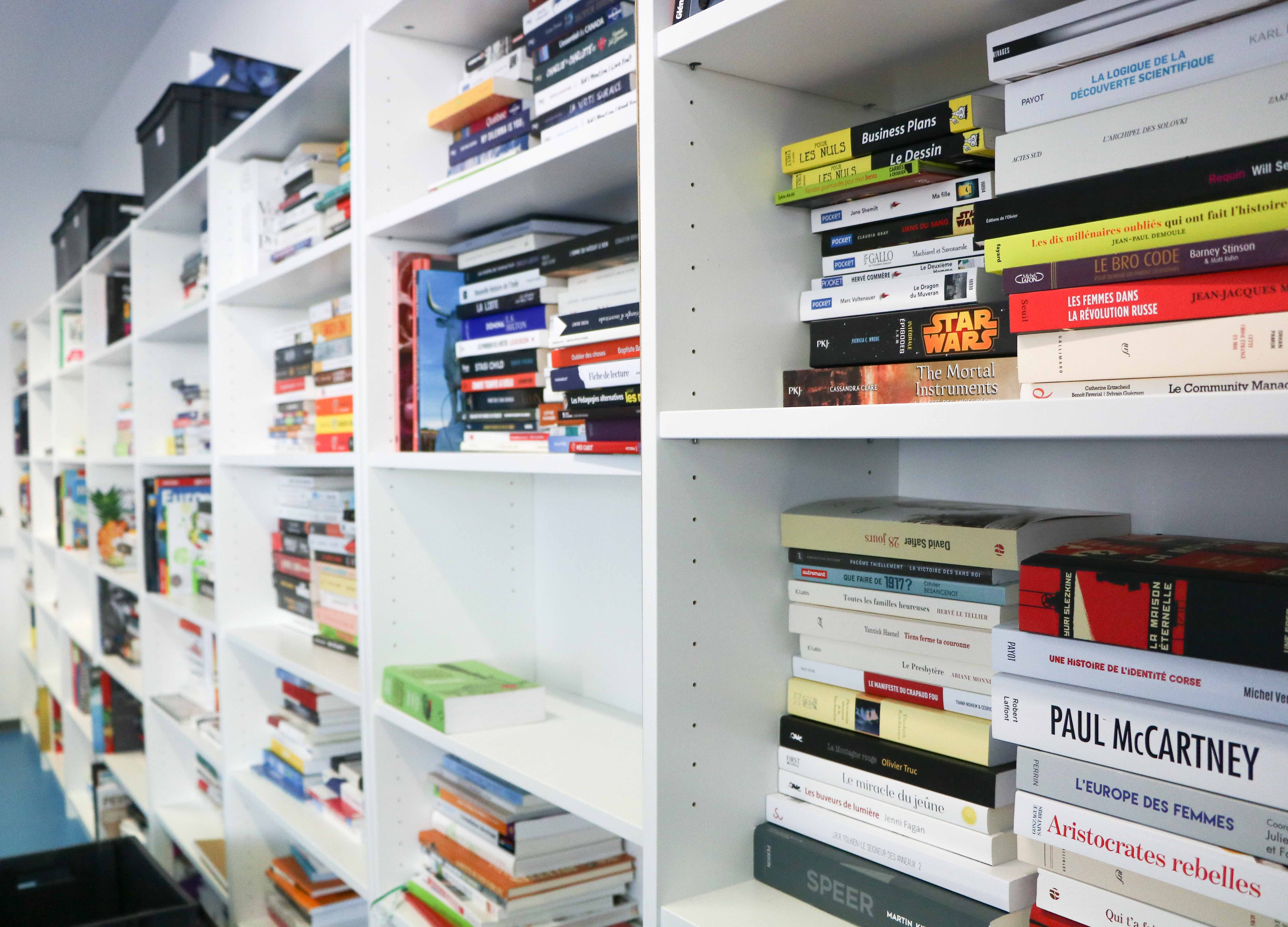 kiwibook startup lointier augros xavier niel livres occasion paris artistik rezo