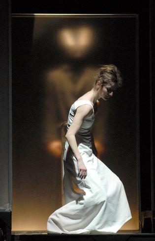 Joseph Nadj le temps d’un Entracte, délice d’un mirage évanescent