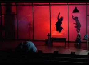 Idiot ! Parce que nous aurions dû nous aimer, une fête de feu et de sang