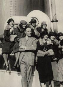 Vente événement – Exposition autour du couturier Jean Patou – Pierre Bergé & Associés