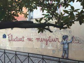 Fluctuat Nec Mergitur : le street art rend hommage aux victimes de l’attentat