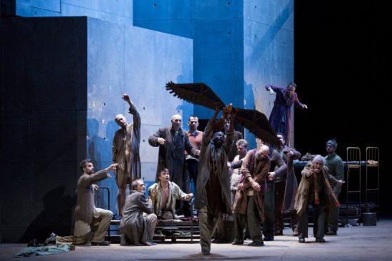 Une « Maison des morts » éblouissante à l’Opéra Bastille