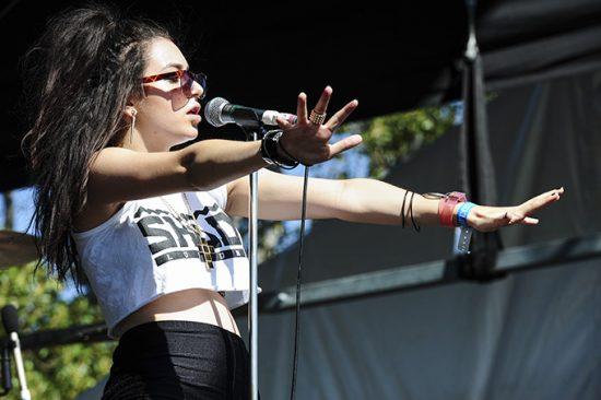 Charli XCX abandonne son album et sort une nouvelle mixtape