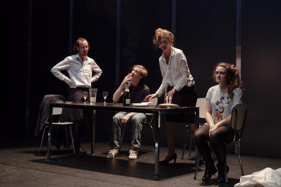 Love, Love, Love, que reste-t-il de notre insouciance ?