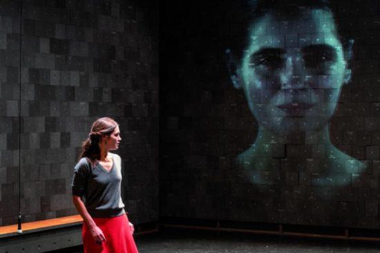 Insoutenables longues étreintes, quête de sens à La Colline