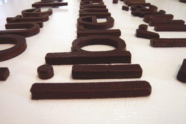 La Biennale PACT(E) au Carreau du Temple. Taysir Batniji invite à « dévorer » la Déclaration des droits de l’Homme