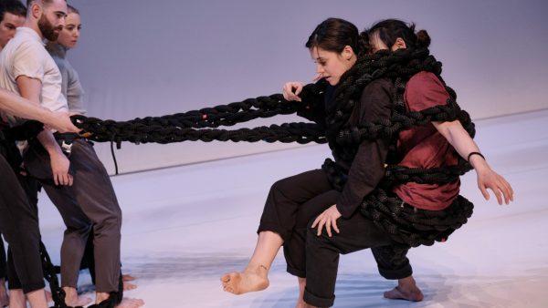 Danser, la corde au corps