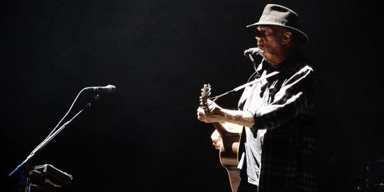 Neil Young en concert au coin du feu
