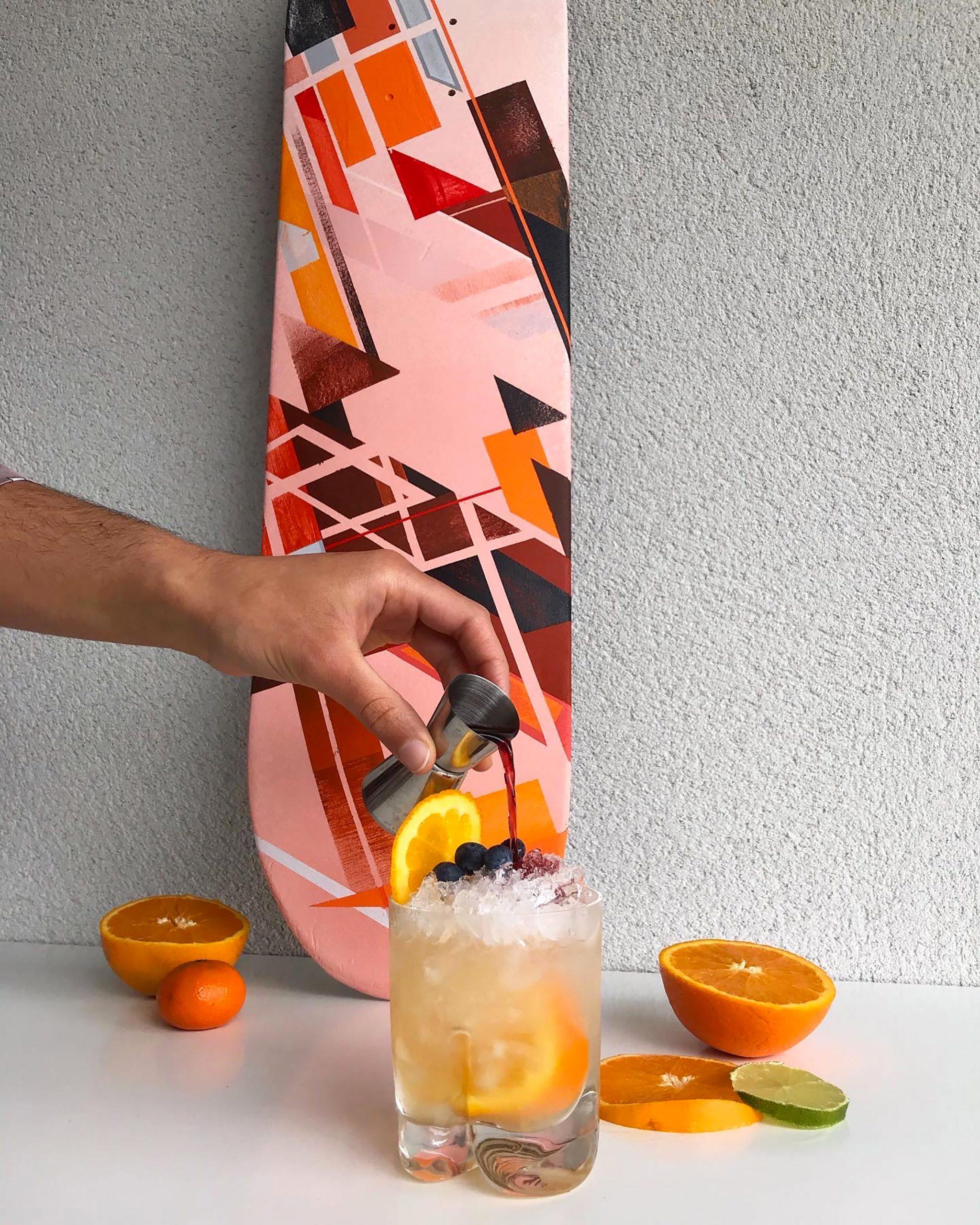 Blood Orange Bramble, 2020, acrylique sur planche de skate, 19x78cm