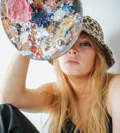 Riv : “J’utilise la nudité féminine comme un outil d’émancipation de la femme”