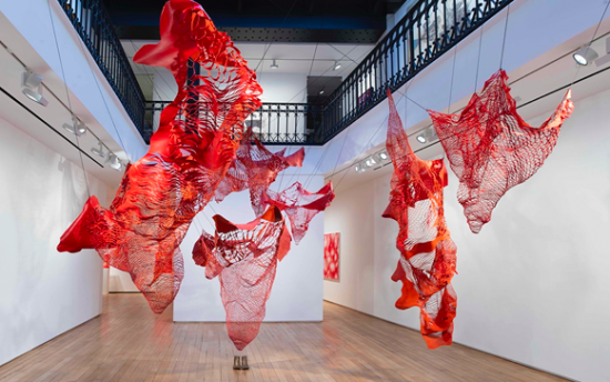 Chiharu Shiota : “Inner Universe examine les liens entre la finitude de l’existence et l’éternité”