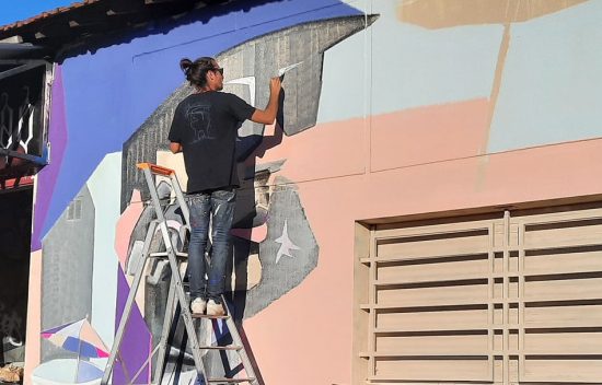 Enaer : “Peindre dehors favorise l’échange avec le monde extérieur”