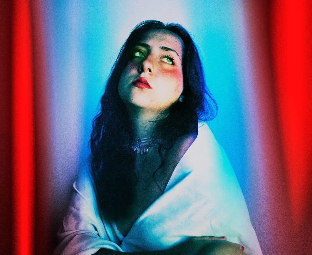 Élisa Grosman : “Mon univers coloré est grandement inspiré du cinéma”