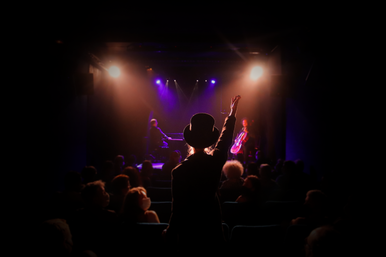 “Frappe-toi le cœur ! C’est là qu’est le génie” – Prisca Demarez en VRAIe!