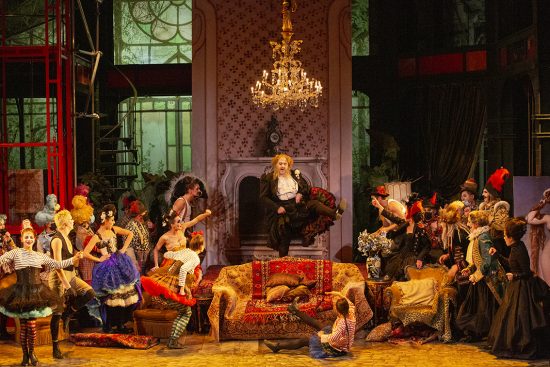 “La vie parisienne” triomphe dans sa version originale signée Christian Lacroix au TCE