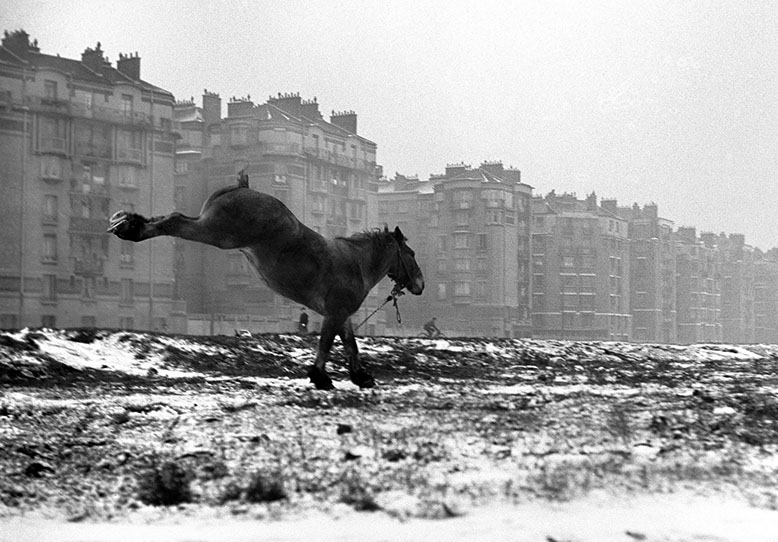 Sabine-Weiss-porte-de-vanves-1952