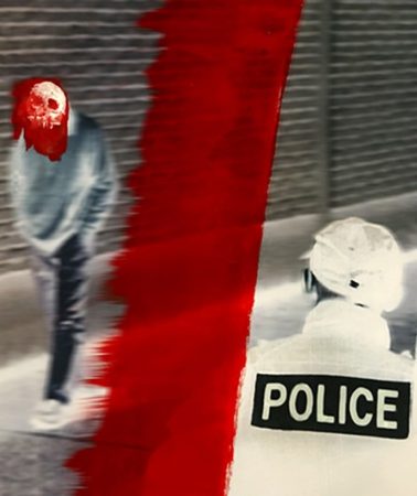 Après “Kohlhaas” et “Débris”, l’ensemble théâtral estrarre vous invite à découvrir sa nouvelle création : “La Mauvaise Nuit”