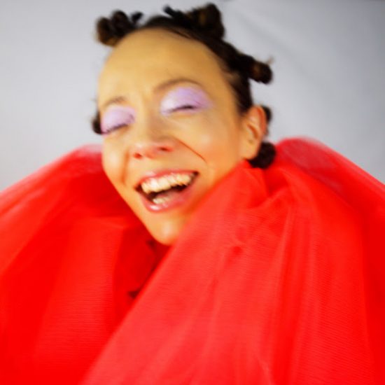 Elodie Rama présente son nouveau single “Les Voiles”