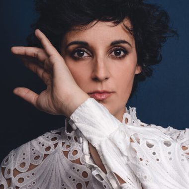 Marion Rampal dévoile une magnifique reprise de “Pendant que les champs brûlent” de Niagara