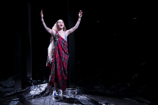 “Il n’y a pas de Ajar” : bombe théâtrale contre l’identité