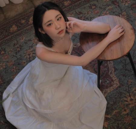 Rosesia : “Je peux tout exprimer à travers la musique”