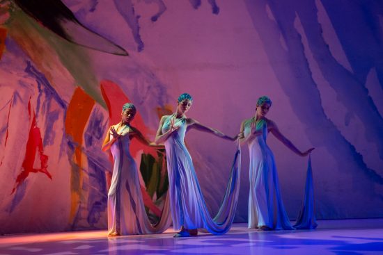 “Signes”, le merveilleux de la danse qui se mêle à la peinture