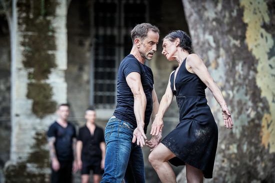 “En atendant”, la sublime reprise d’Anne Teresa De Keersmaecker au Festival d’Avignon