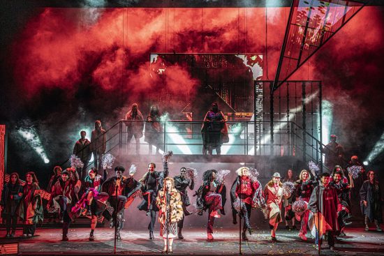 “L’Opéra de quat’sous” à Aix-en-Provence avec la Comédie Française