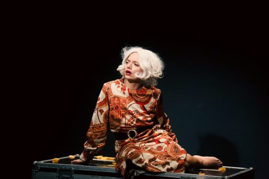 “Discussion avec DS” : les éclats de vie de Delphine Seyrig magnifiés au Théâtre de la Bastille