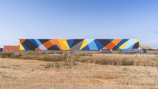 “Territoire” : Romain Froquet réalise une œuvre urbaine vue depuis la terre et le ciel