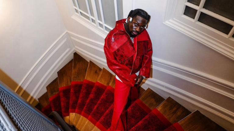 Nouvel artiste sur scène : Wayne Flenory, ambassadeur de l’amour et la paix à travers les sons de l’Afrique