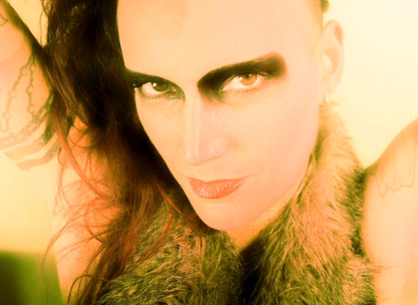 Jewly, une artiste sans filtre