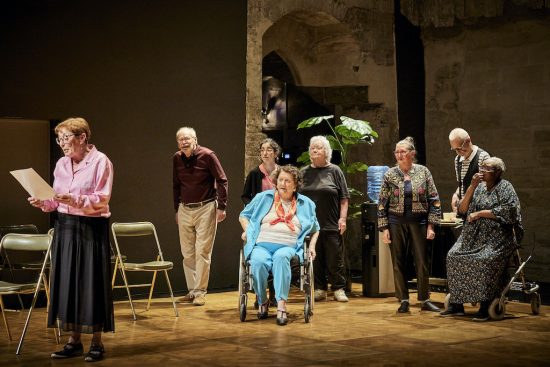 Festival d’Avignon 2024 : “La vie secrète des vieux”, ode magnifique au désir