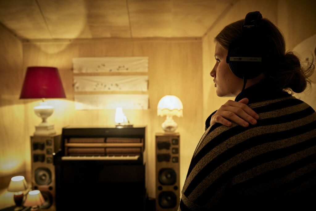 Entre-vos-mains-mains-Marc Lainé © Christophe Reynaud de Lage