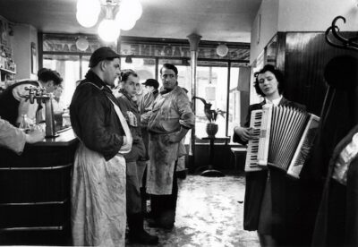 2-70-4-_les-bouchers-melomanes_-cafe-la-Tartine-porte-de-la-Villette-Paris-fevrier-1953-HD
