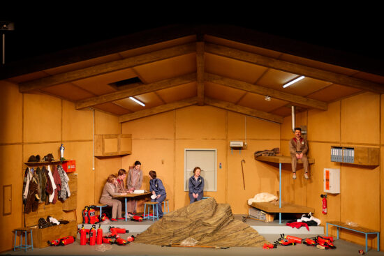 “Le Sommet” au Festival d’Avignon : un concentré d’humanité