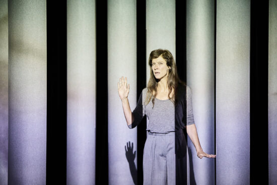 “La chair est triste hélas” : Anna Mouglalis royale dans la peau d’Ovidie