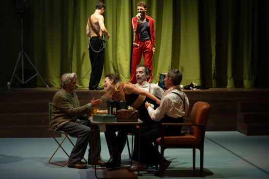 “Nous les héros” : une histoire de théâtre, de familles et de rêves