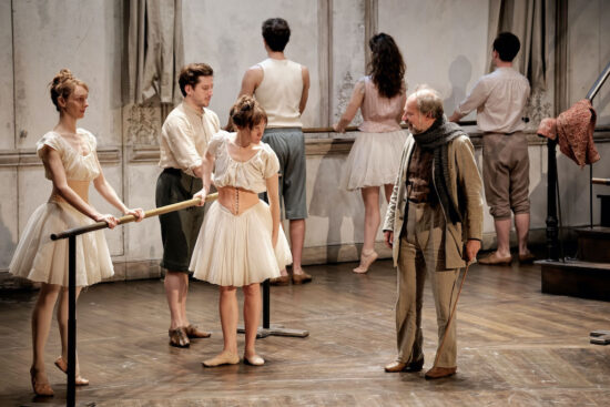 “L’Ecole de danse”, un Goldoni tout en finesse à la Comédie Française