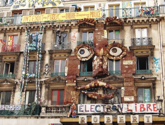 L’art hors les murs : ces lieux alternatifs qui redessinent la scène culturelle