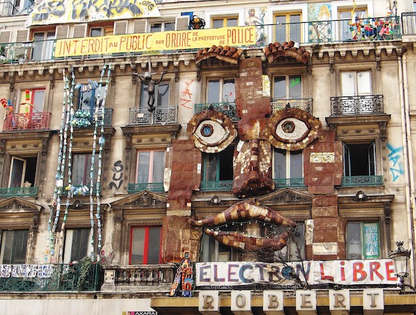 L’art hors les murs : ces lieux alternatifs qui redessinent la scène culturelle