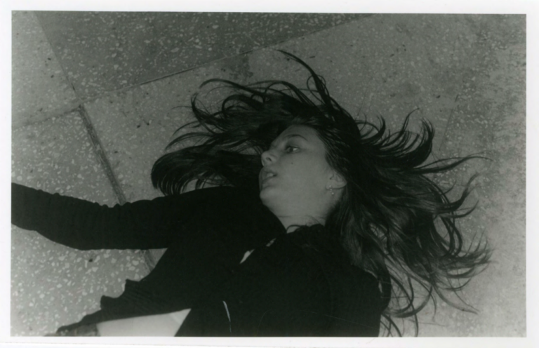 Entre apparition et présence incarnée : Yeeun Kim, une nouvelle voix de la photographie contemporaine