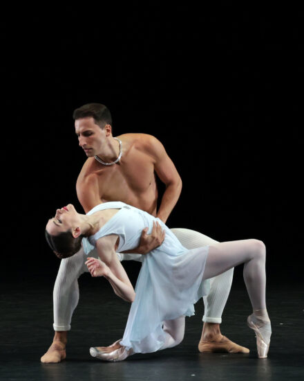 Au Théâtre des Champs-Elysées, le Dutch National Ballet rend hommage à Hans van Manen
